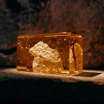 Lingot d’or blanc II (verre) - Atelier de Moulage des MRAH – Bruxelles (2023) - © Candice Athenais